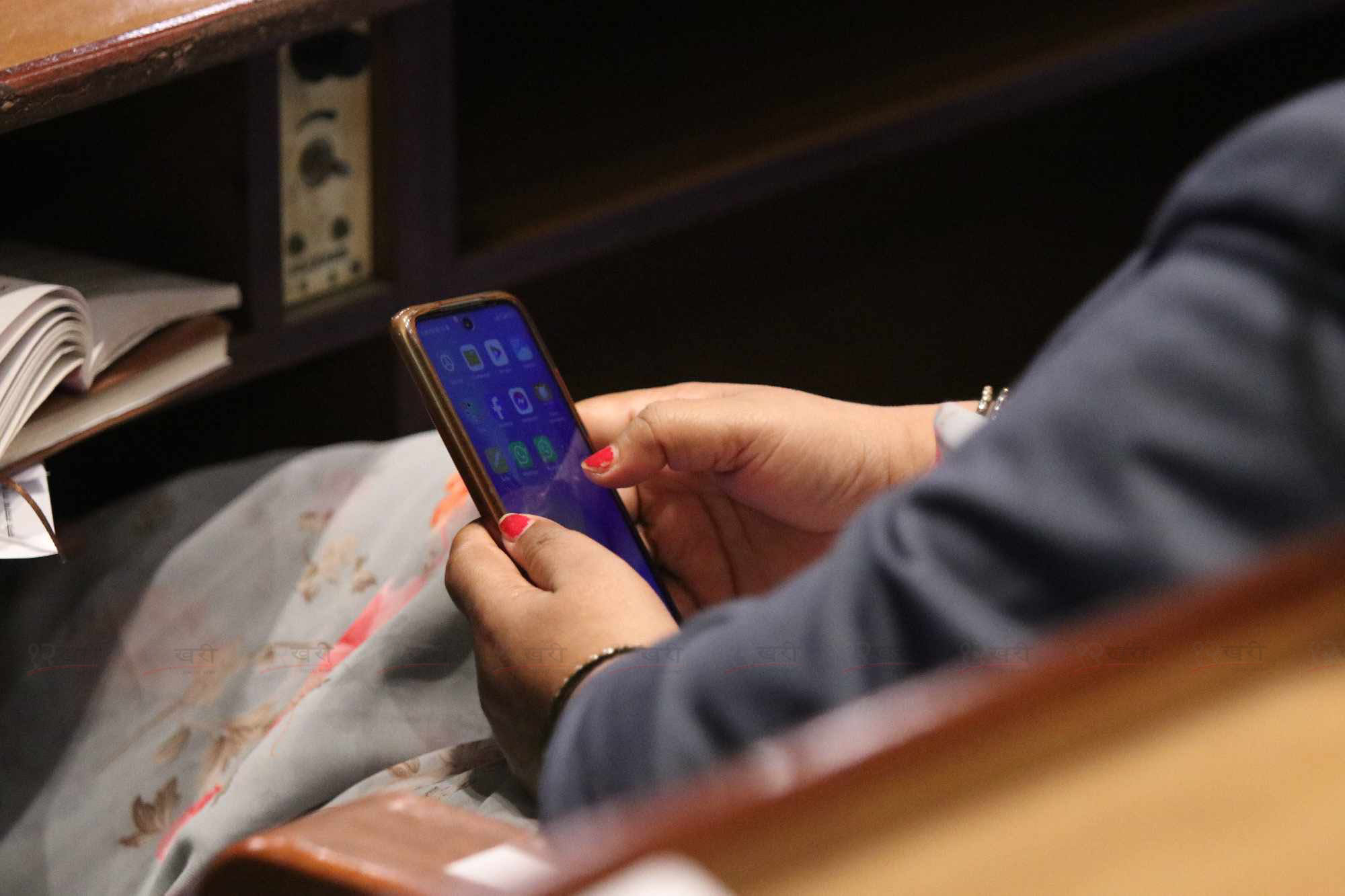 Mobile-Phone-in-Parliament-(3)-1722336963.jpg