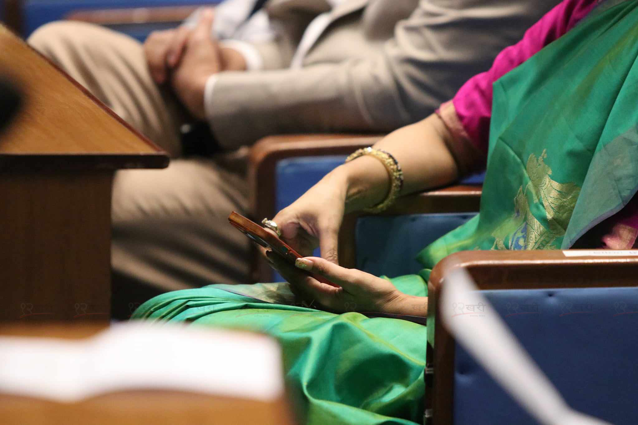 Mobile-Phone-in-Parliament-(6)-1722336965.jpg