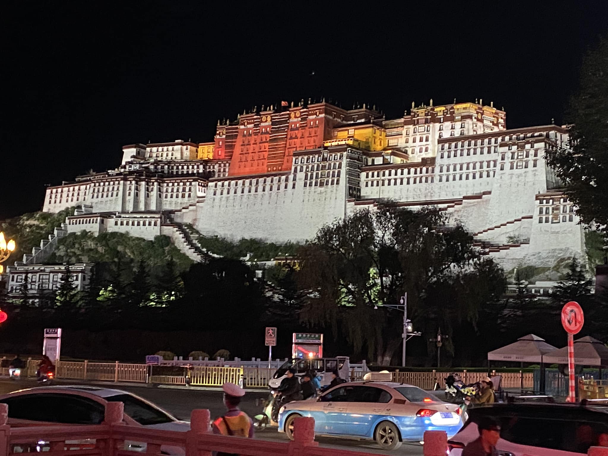 Potala_night-(1)-1729392400.jpg