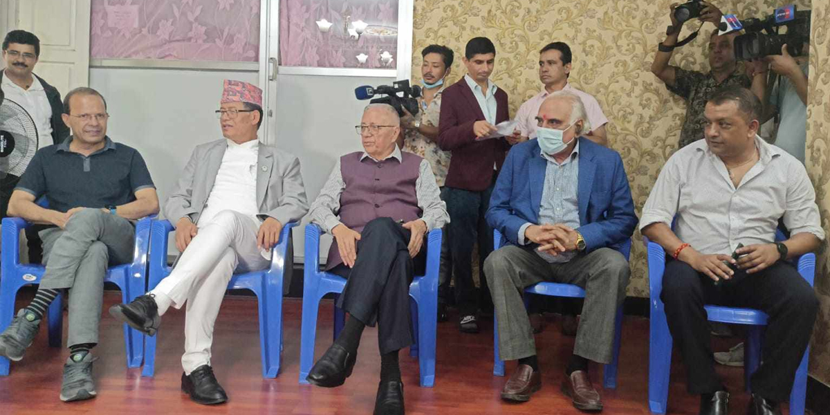 शेखर कोइराला समूहको बैठक बस्दै