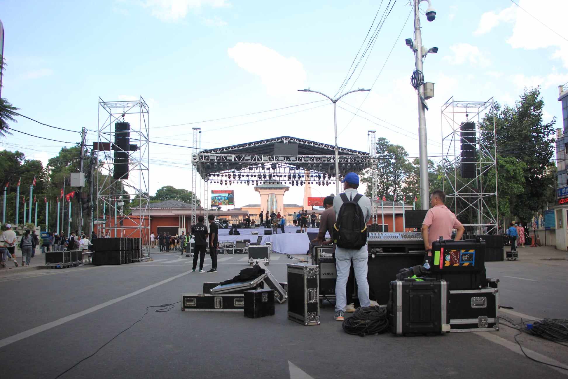 Stage-in-Darbarmarg-(16)-1726655012.jpg