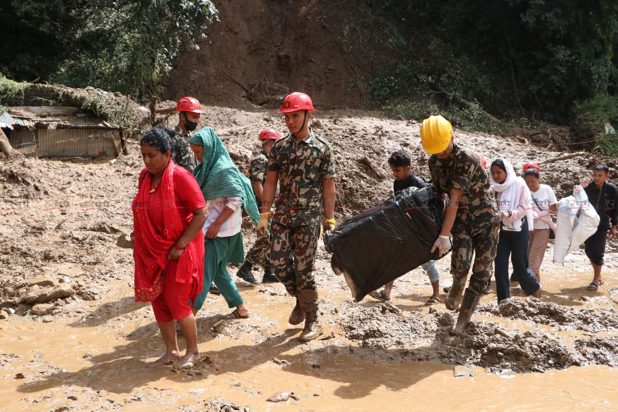 jhaplekhola_Pahiro-uddar-(14)-1727592235.jpg