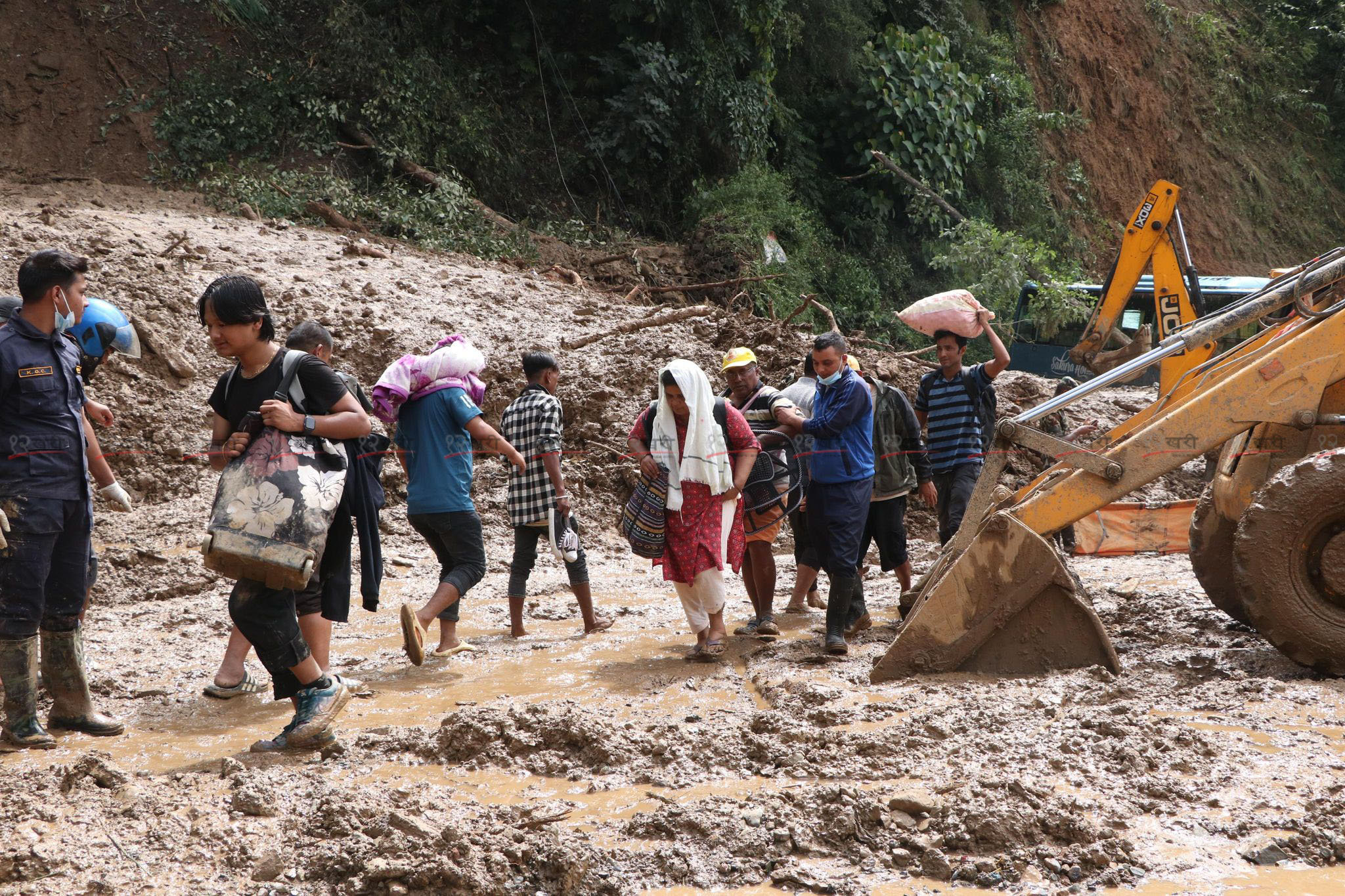 jhaplekhola_Pahiro-uddar-(2)-1727592221.jpg