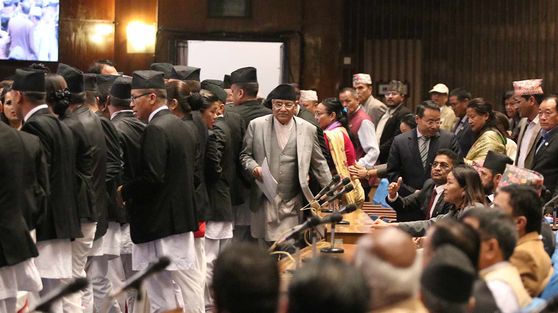 प्रधानमन्त्रीलाई विश्वासको मत माग्नै सकस, संसद्मा जे देखियो... (तस्बिरहरू)