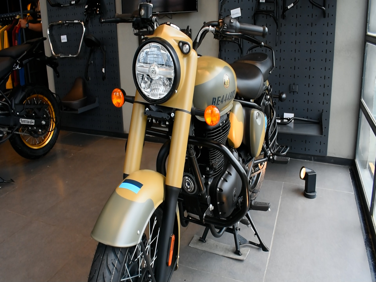 royal-enfield--(3)-1749017675.jpg