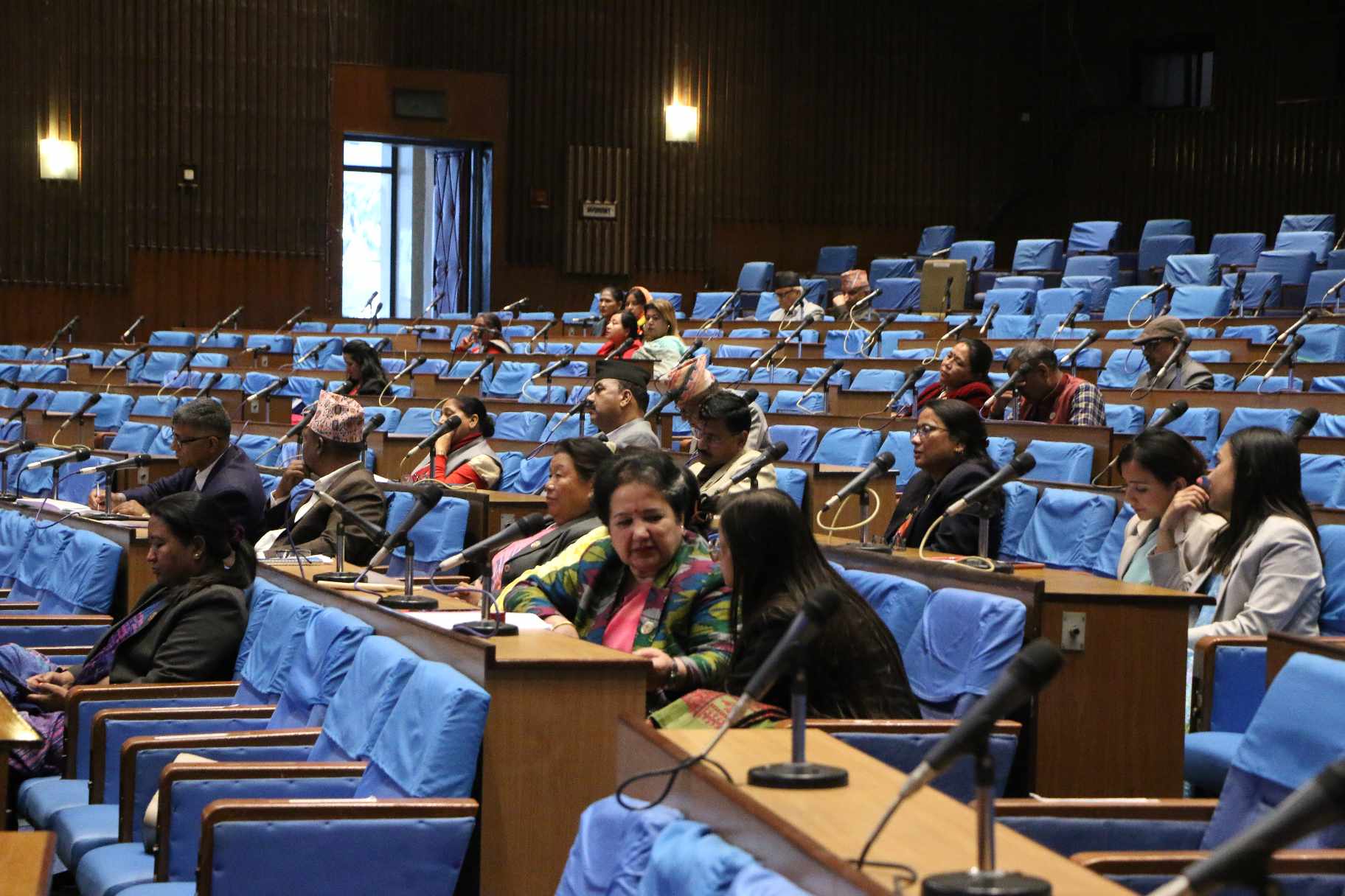 प्रतिनिधिसभामा सांसदले उठाएको प्रश्नको जवाफ दिँदै मन्त्रीहरू